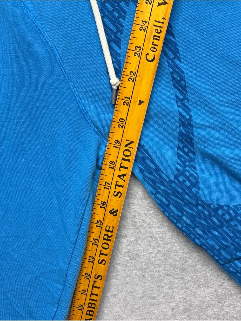 Women’s Under Armour hoodie size medium - Picture 5 of 7
